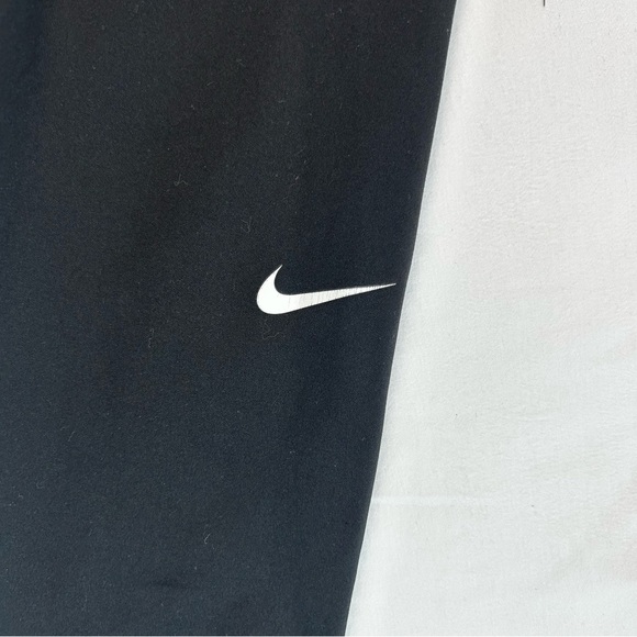 Nike Dri-FIT Black Leggings - Picture 2 of 8